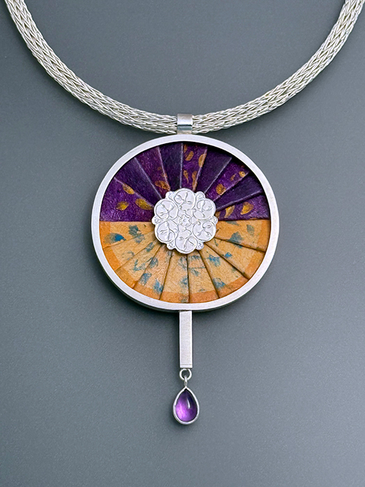 Round Fan Necklace